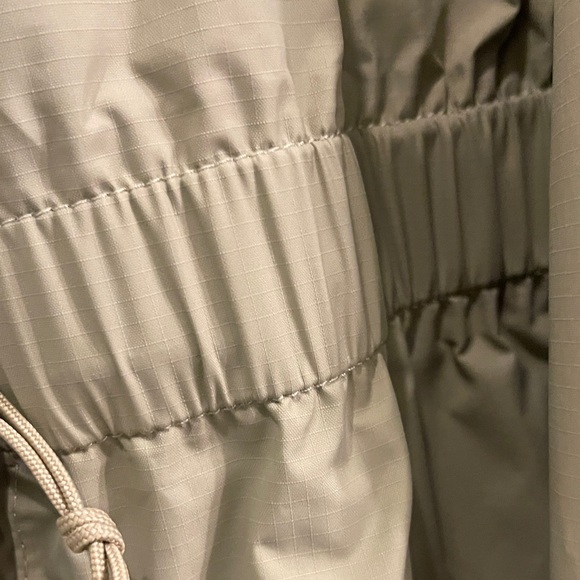 The North Face Khaki Windbreaker - Picture 6 of 11